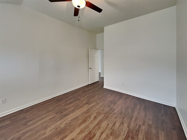 Photo - 409 Mystic Glen Loop