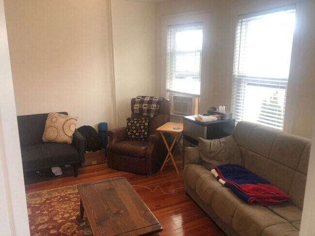 24 Kelley Ct Unit 1