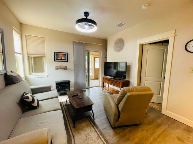 Photo - 1485 Murrelet Dr Unidad 2