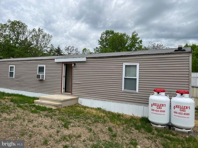 Photo - 122 Dugan Ct House