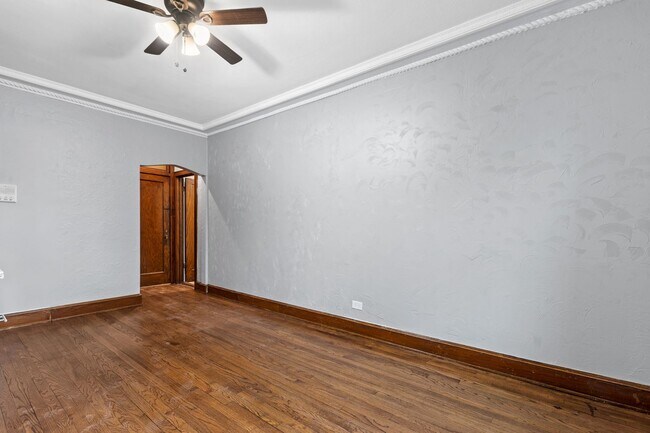 Photo - Newly Remodeled Vintage Charm with 21st Century : Move In Special for June 2025 $1,070.00 Unidad 103