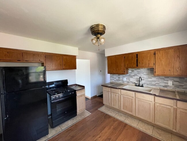 Building Photo - 4820 N 91st St Unit 4820A N 91st St