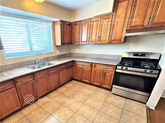 Photo - 9471 La Salle Ave House