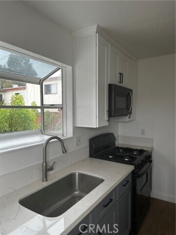 Photo - 1610 Locust Ave