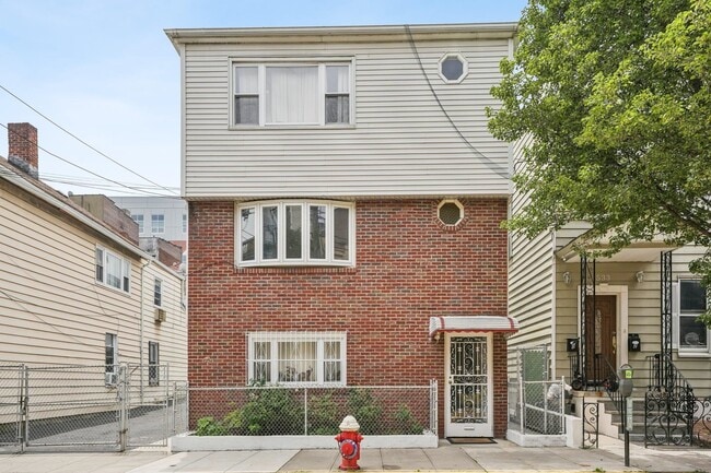 Photo - 529 38th St Condo Unit 2