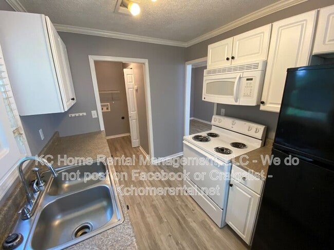 Photo - 704 NE 45th Terrace