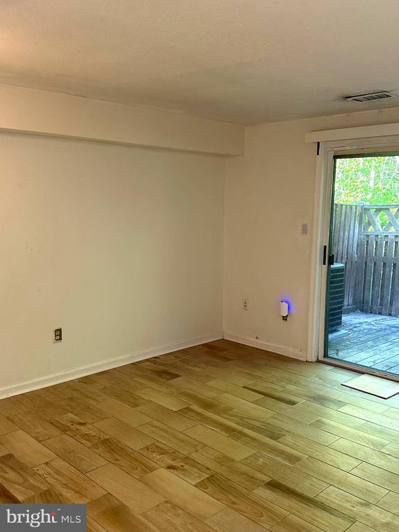 Photo - 1805 Dutch Village Dr