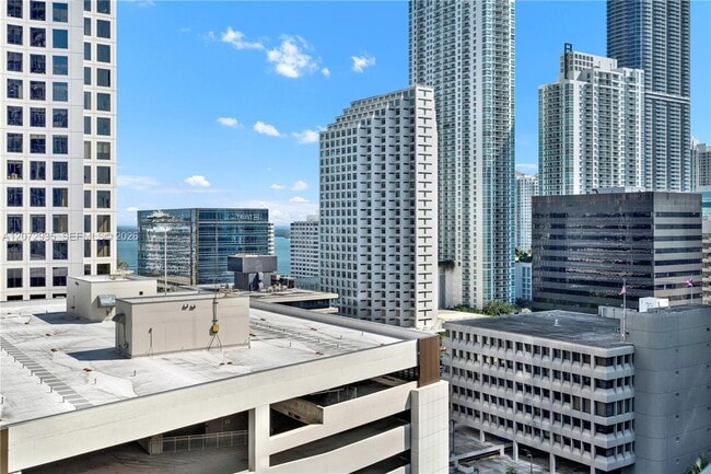 Photo - 68 SE 6th St Unidad 1207