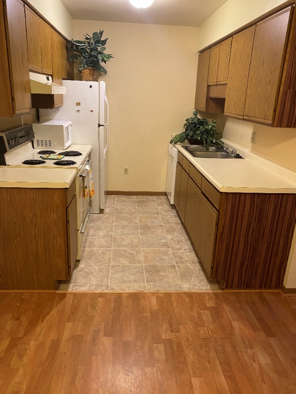 Photo - S70W14965 Cornell Cir Unit 8