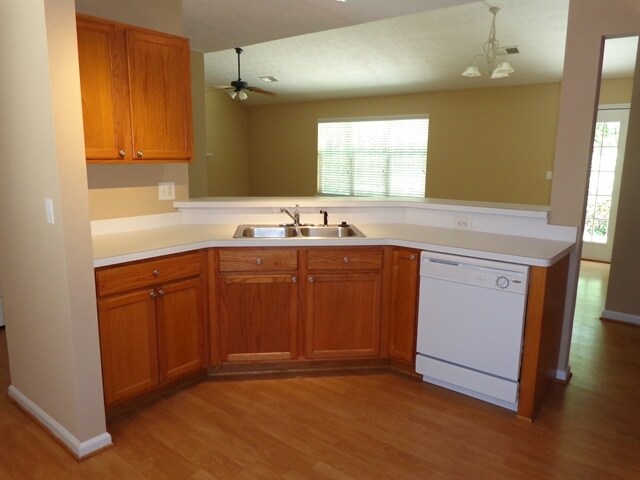 Photo - 4799 Lake Park Ter