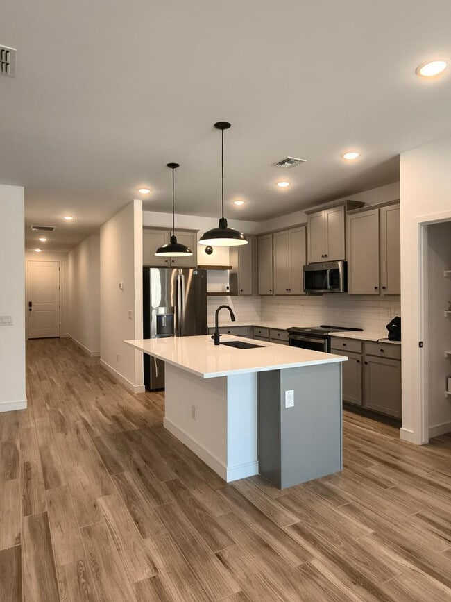 Photo - 23414 W Raymond St