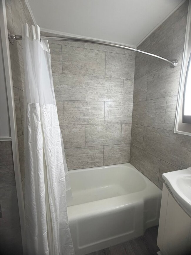 Photo - 807 N St-