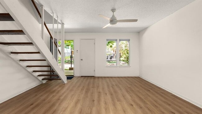Photo - 7409 Shadow Hill Dr Unidad 113