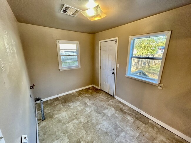 Photo - 428 W 8th St