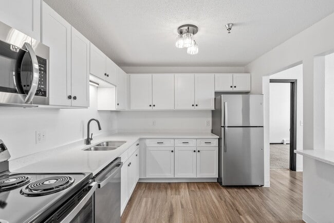 Cocina - Riverfront Court