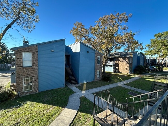 Building Photo - 10001 Westpark Dr Unit 96
