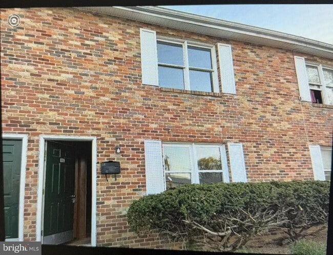Building Photo - 1111 Allen Dr Rental