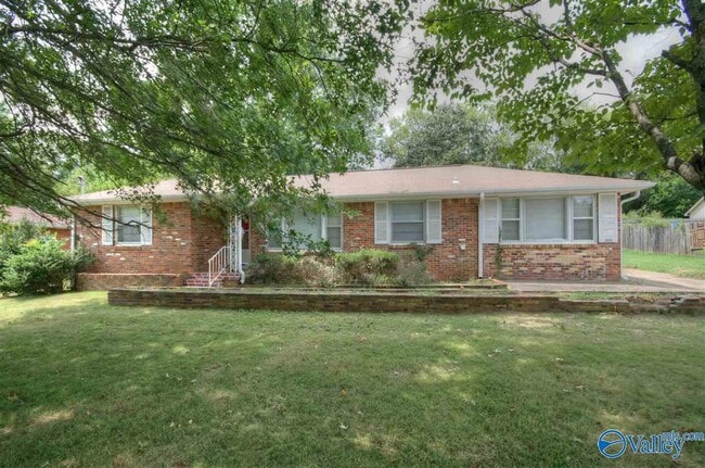 Building Photo - 7620 Charlotte Dr SW
