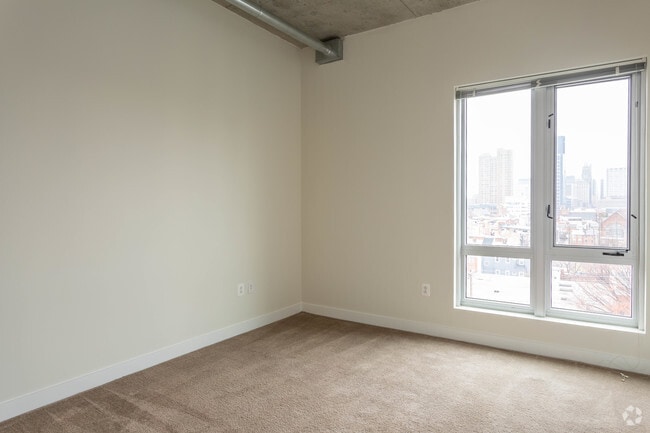 2BR, 2BA - 885 SF