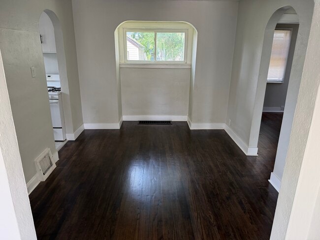 Photo - 2419 W Ayres Ave