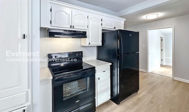 Photo - 907 S Cedar Ave