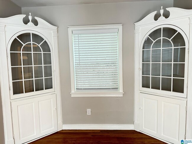 Photo - 1006 Broadway St