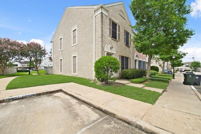 Building Photo - 2808 Grants Lake Blvd Unit 301 Rental