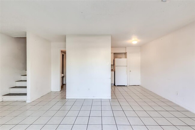 Building Photo - 2215 Mission Hill Dr Rental