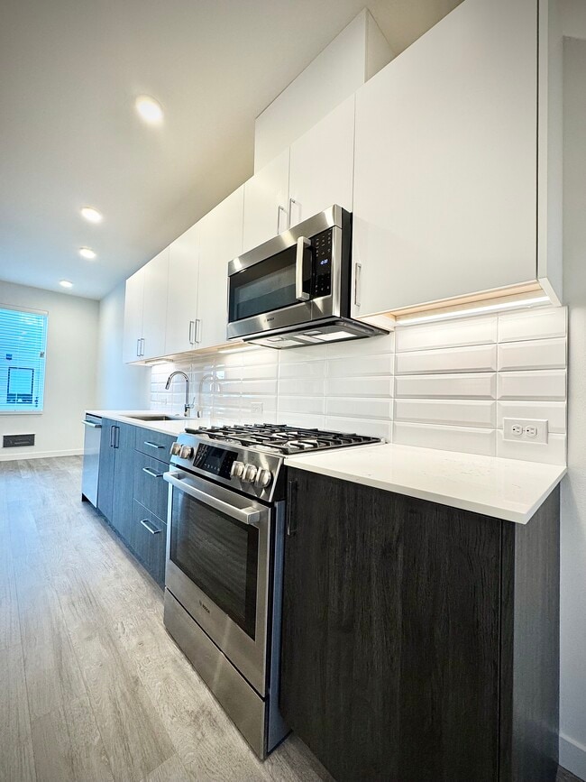 212 18th Ave