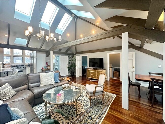 Photo - 10 Young St Unit 3