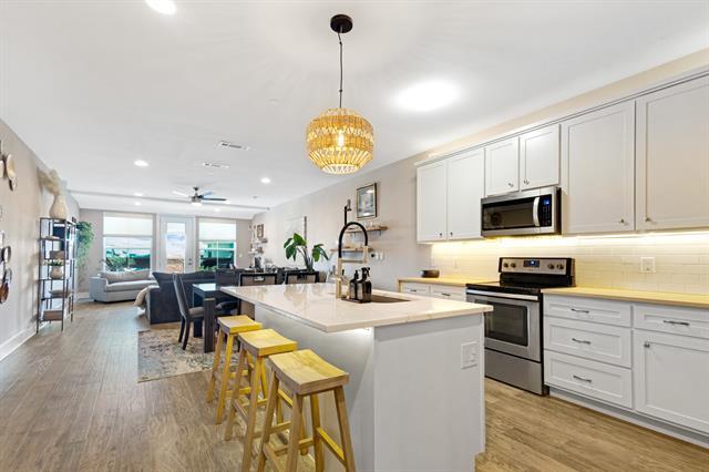 Building Photo - 251 S Mill St Unit 260