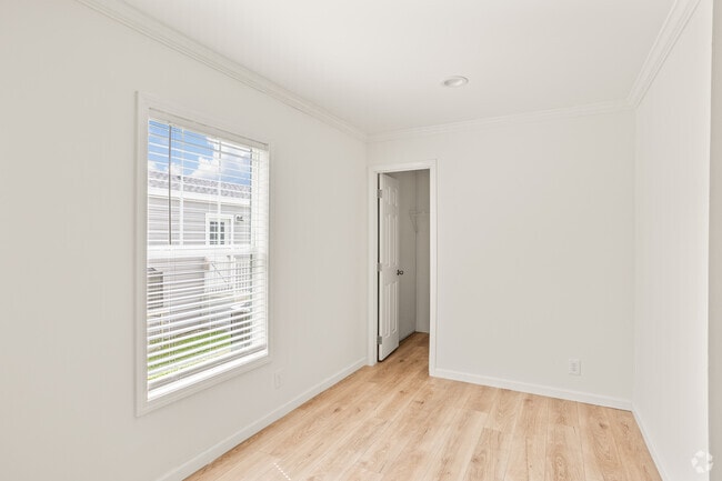 2BR, 2BA - 960SF - Bedroom