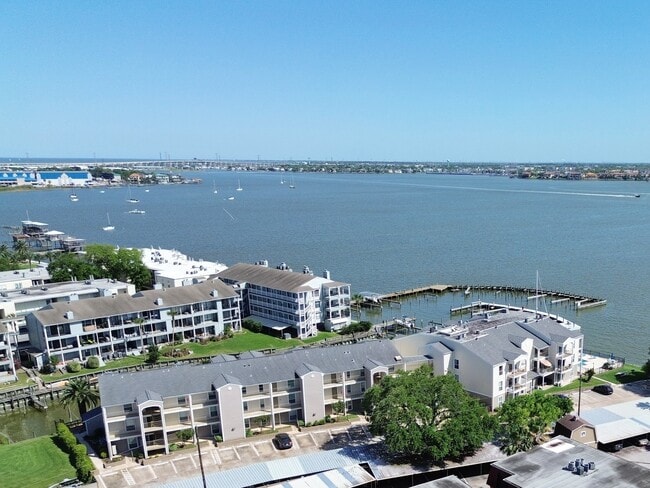 Photo - 205 Yacht Club Ln Unit 205