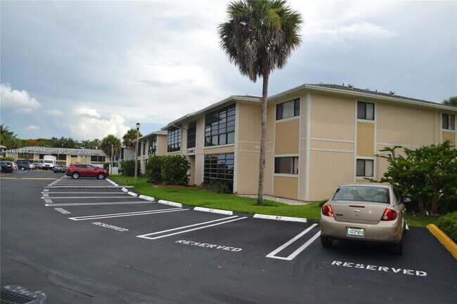 Building Photo - 9727 Hammocks Blvd Unit 207D