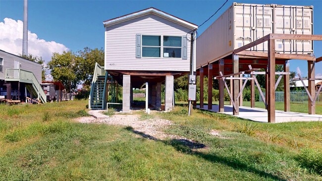Photo - 435 16th St House