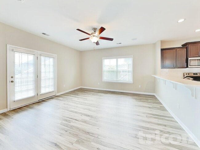 Photo - 120 Dunnsmore Dr