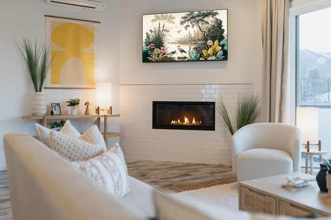 Photo - 823 Orondo Ave