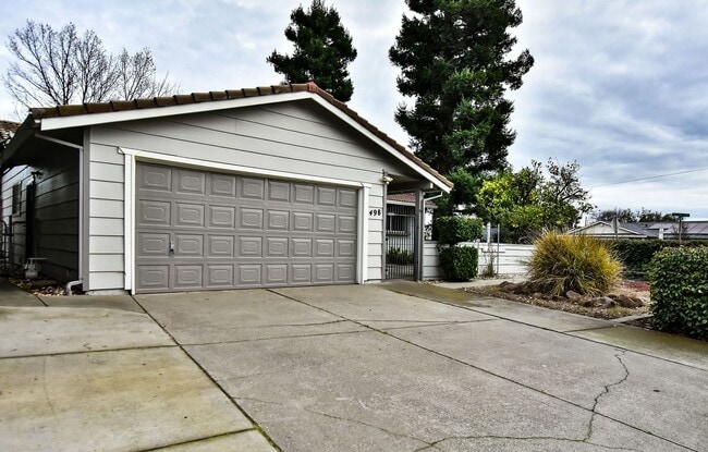 Photo - 498 Nut Tree Ct