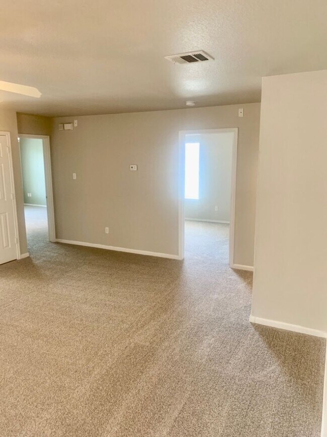 Photo - Adorable Move-In Ready 3/2 in Georgetown! ...