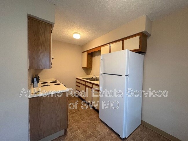 Building Photo - 1312 E McDaniel St Unit Apt #1