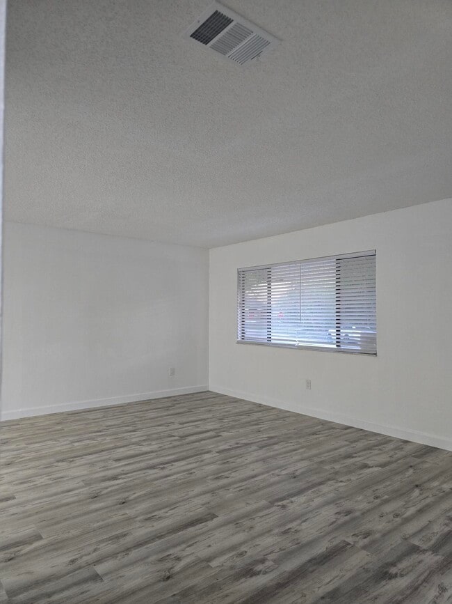 Photo - 1418 Paley Cir SE