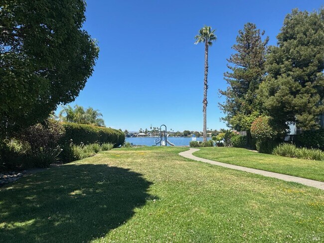 Photo - 138 Del Oro Lagoon