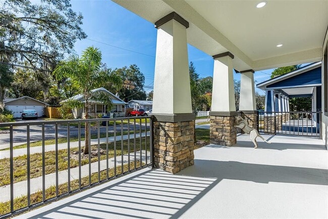 Photo - 113 W Elm St