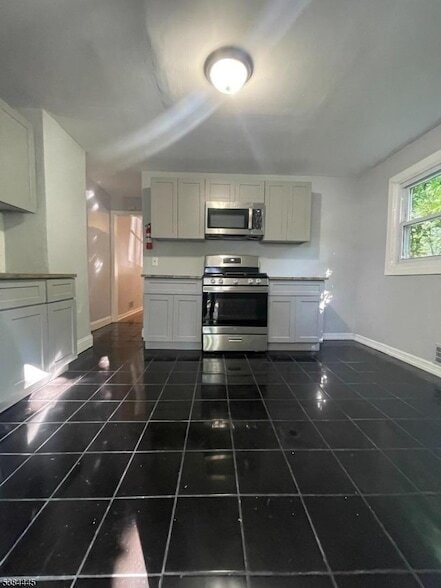 Building Photo - 105 Hanford St Unit 1 Rental