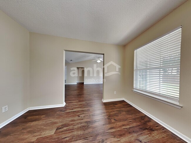 Photo - 34 Willow Lakes Dr