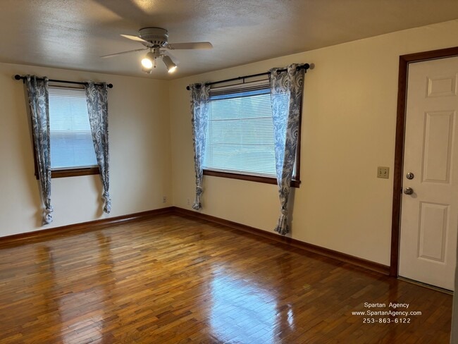 Photo - 509 16th St SW