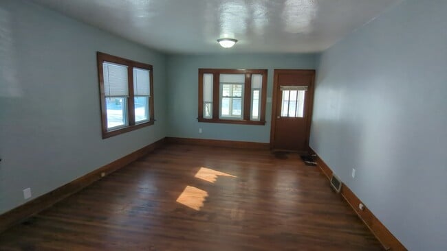 Photo - 3 bedroom, 1 bath home in Waterloo