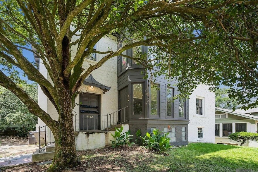 Photo - 418 E State St