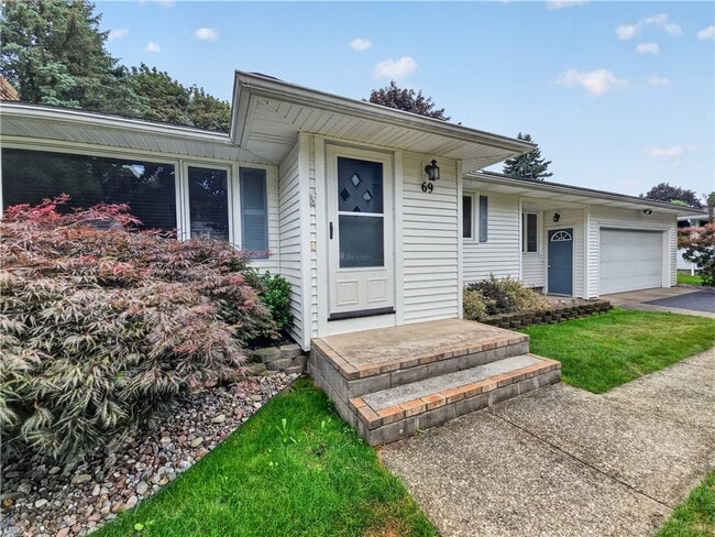 Photo - 69 Plaza Dr