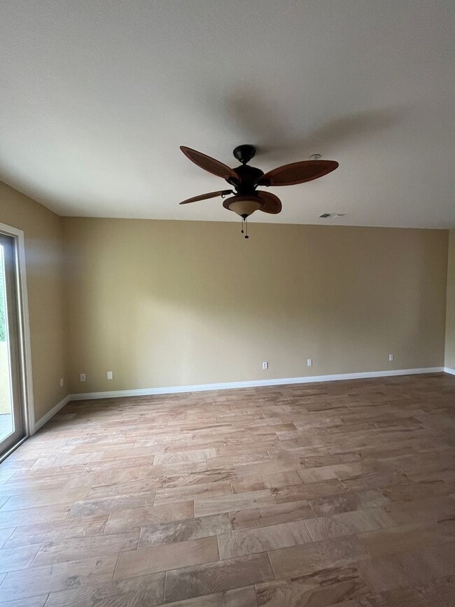 Photo - 2544 Escala Cir